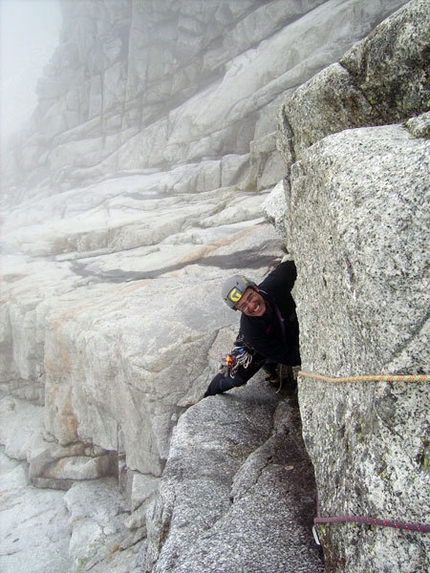 La Memoire du Glacier - Paolo Stroppiana sul 6° tiro di La Memoire du Glacier, Zoccolo dell'Eveque, Monte Bianco
