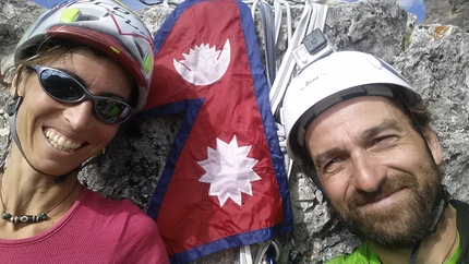 Torvagando for Nepal, Annalisa Fioretti, Gianpietro Todesco - Annalisa Fioretti e Gianpietro Todesco in cima alla Guglia De Amicis (via Dulfer - Kasnapoff,  Gruppo del Cristallo), Dolomiti