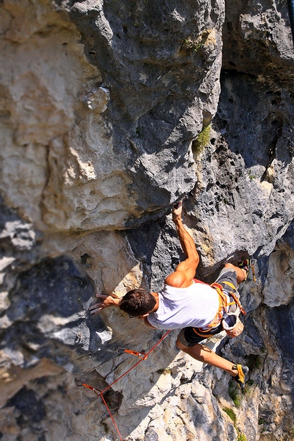 Turbe psichiche a Schievenin, arrampicata - Andrea De Giacometti su Turbe psichiche nella Valle di Schievenin (BL)
