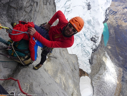 Siula Grande, Peru, Max Bonniot, Didier Jourdain - Didier Jourdain during the first ascent of the East Pillar and SE Ridge of Siula Grande, Peru, carried out together with Max Bonniot