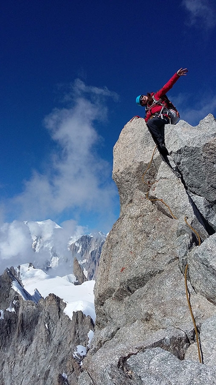 Alta pressione in Monte Bianco, Giovanni Zaccaria, Alice Lazzaro - La cresta Ovest delle Grandes Jorasses, rocce e vuoto