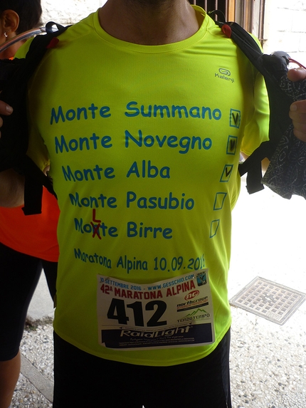 Maratona Alpina del Pasubio 2016 - Maratona Alpina del Pasubio: la simpatica maglietta personalizzata di un gruppo di concorrenti