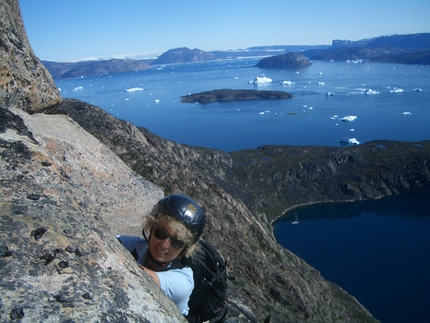 Groenlandia - Via Pavlova, Adgap Island, 520m, 11 tiri, 6a.