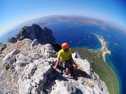 Tavolara, climbing on the Sardinian island shrouded in myth