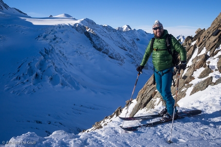 Wildspitze, ski mountaineering, Pitztal, Tyrol, Austria, Alberto De Giuli - Wildspitze: at Mittelbergjoch, ready to descend onto the glacier