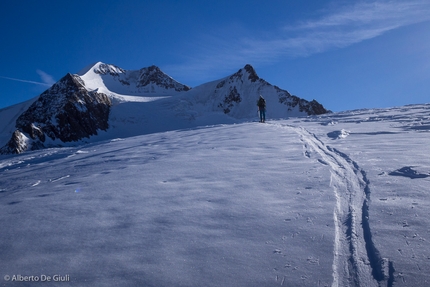 Wildspitze, ski mountaineering, Pitztal, Tyrol, Austria, Alberto De Giuli - Wildspitze: ascending the glacier towards Wildspitze 