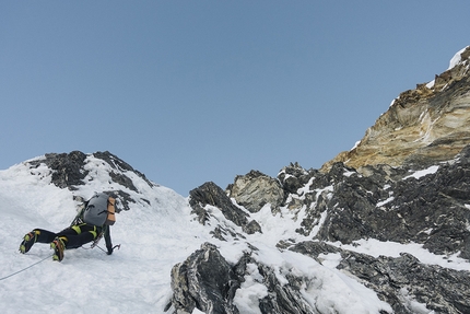 Alpinismo: Hansjörg Auer e Alex Blümel salgono l’inviolata parete nord del Gimmigela East in Nepal