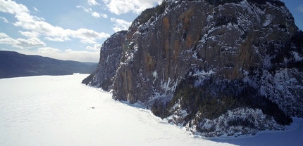Directissima - lo splendore dell’arrampicata invernale in Quebec