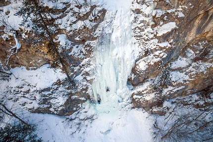 Montenegro: most difficult icefall climbed in Tara canyon