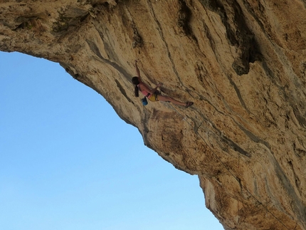 Laura Rogora - Laura Rogora climbing Tomorrowland extension, La Cueva, Collepardo