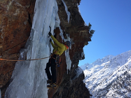 Old Boy, Cogne, Valle d'Aosta, Mauro Mabboni, Patrick Gasperini - During the first ascent of Old Boy at Cogne: Patrick Gasperini at the start of pitch 7