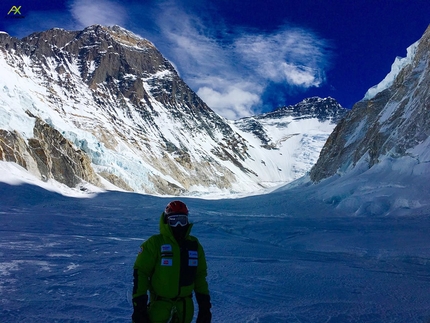 Alex Txikon, Everest - Lo spagnolo Alex Txikon impegnato sull'Everest