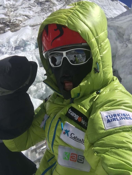 Alex Txikon, Everest - Lo spagnolo Alex Txikon impegnato sull'Everest