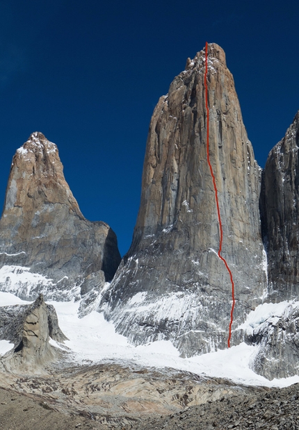 Paine Towers, Patagonia, El Regalo de Mwono, Nicolas Favresse, Sean Villanueva, Siebe Vanhee - The line of 'El Regalo de Mwono' on the East Face of Central Tower of Paine, Patagonia. First ascended between 1991/1992 by Paul Pritchard, Simon Yates, Sean Smith and Noel Craine, this 1200m high big wall rock climb was freed in 2016 by Nicolas Favresse, Sean Villanueva and Siebe Vanhee.
