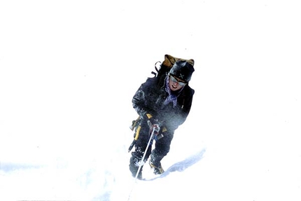 Luca Vuerich - Discesa dal Gasherbrum II. Dal C2 del GII verso valle