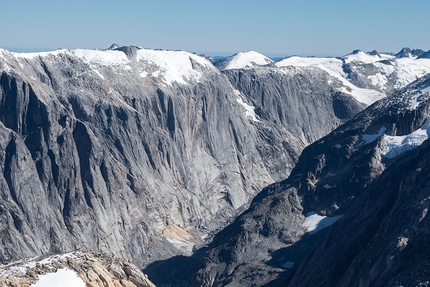 Cerro Mariposa, Patagonia, Luca Schiera, Paolo Marazzi - Cerro Mariposa seen from an unnamed mountain