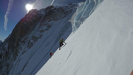 Ueli Steck, Everest Lhotse traversata - Ueli Steck in allenamento con David Göttler e Colin Haley nel massiccio del Monte Bianco