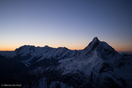 Wandfluegrat, Dent Blanche South Ridge - Dent Blanche Wandfluegrat: dawn breaks on the Matterhorn and the Monte Rosa massif