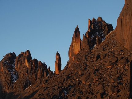 Bolivia, Cordillera Quimsa Cruz, Gran Muralla, Enrico Rosso  - Gran Muralla (Cordillera Quimsa Cruz): durante l'apertura di 'Kamasa' (250m, 6b, A2)