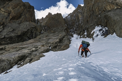 Kishtwar Himalaya, Aleš Česen, Marko Prezelj, Urban Novak, Arjuna, P6013 - First day of climbing on the West face of Arjuna.