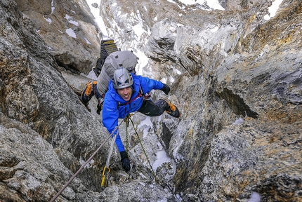 Kishtwar Himalaya, Aleš Česen, Marko Prezelj, Urban Novak, Arjuna, P6013 - On day 2 of climbing on the West face of Arjuna.