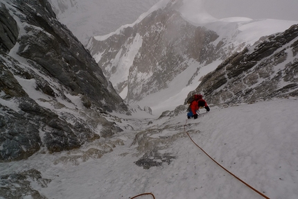 Gasherbrum I, Marek Holeček, Zdeněk Hák - Gasherbrum I parete sudovest: nel 2016, salendo i primi 1500 del pericoloso couloir