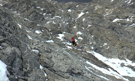 Gasherbrum I, Marek Holeček, Zdeněk Hák - Gasherbrum I parete sudovest: la vista nel 2017 della barriera di roccia a 7750 metri