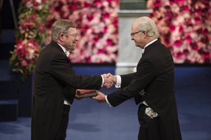 Mike Kosterlitz - Mike Kosterlitz accepts his Nobel diploma and gold medal from the King of Sweden Carl XVI Gustaf in 2016