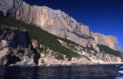 Sardinia, climbing, Gennargentu - The beautiful coastline between Cala Sisine and Aguglia di Goloritzé in Sardinia