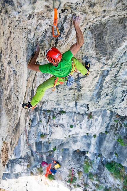 Scoglio dei Ciclopi, Rolando Larcher - Ciclopi crag: olando Larcher climbing pitch 4 of Horror Vacui