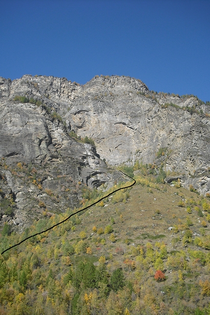 Valle d'Aosta, Ezio Saccaro, Edoardo Saccaro, Pèrie de Sarò - L'accesso alla parete Pèrie de Sarò in Valle d'Aosta che ospita la via Tartaruga volante