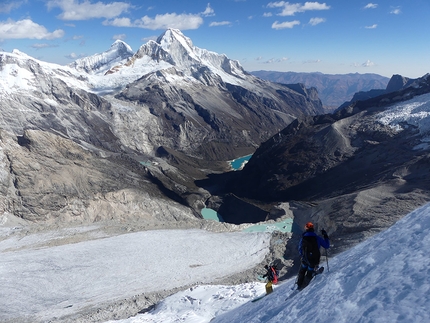 Steep skiing in Peru / The Curvas Peligrosas of Yannick Boissenot, Frederic Gentet and Stéphane Roguet