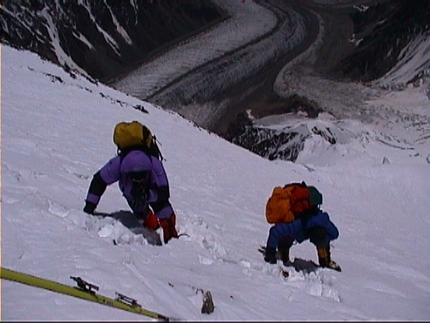 K2, Hans Kammerlander, Jean-Christophe Lafaille - K2: sulla via Cesen a circa 7700m