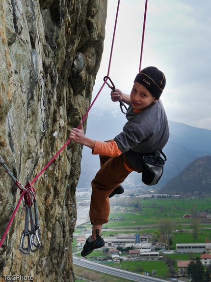 Tito Traversa - Tito Traversa climbing Faith 8a, Donnas, Valle d'Aosta