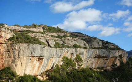 Iker Pou Margalef - The crag Margalef in Spain