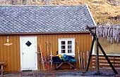 Isole Lofoten Scialpinismo in Norvegia - Una tipica casetta delle Lofoten dove si puo comodamente alloggiare