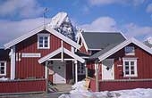 Isole Lofoten Scialpinismo in Norvegia - Le tipiche case colorate di Reine