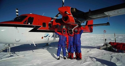 Spectre Organ Pipe Peaks Antarctica, Leo Houlding, Jean Burgun, Mark Sedon,  - Leo Houlding, Mark Sedon and Jean Burgun at the start, on the Union Glacier