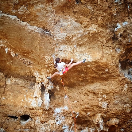 Laura Rogora - Laura Rogora making the first ascent of It segid narg 8c+ at Sperlonga 