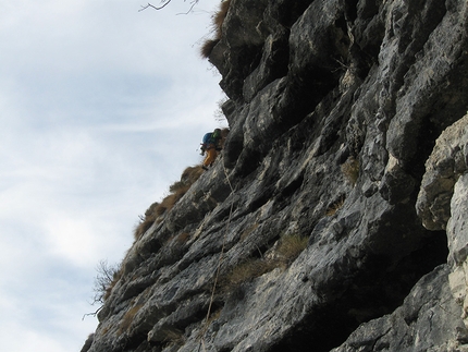 Monte Pubel, Valsugana - Alpinisti senza Rolex al Monte Pubel: nono tiro, la placca stratificata