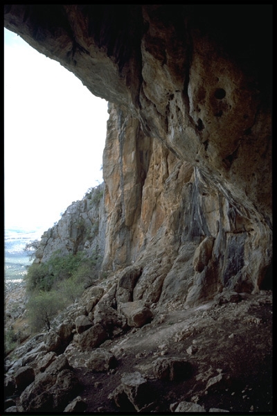 El Chorro, Spagna - Panoramica dall'interno de La Cueva (Archidona)