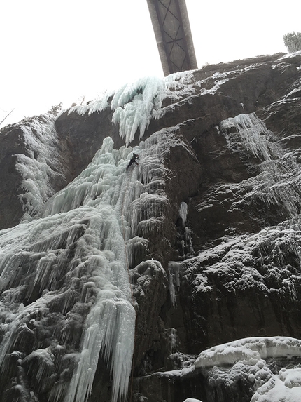 Superguda, straordinaria nuova cascata di ghiaccio a Sottoguda