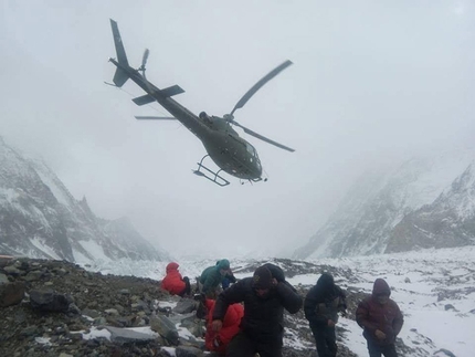 Nanga Parbat - The helicopter lifts off from K2 Base Camp with Adam Bielecki, Denis Urubko, Jarek Botor and Piotr Tomala heading towards Nanga Parbat