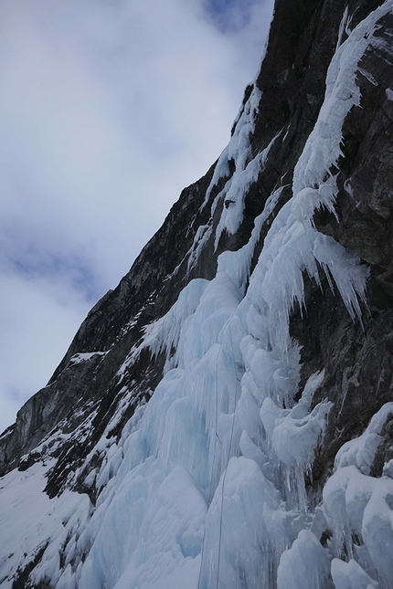 Fosslimonster, Norvegia cascate di ghiaccio - Pierre Labbre, Max Bonniot e Léo Billon durante la probabile prima ripetizione di Fosslimonster a Gudvangen in Norvegia