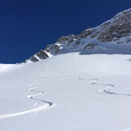 Lo scialpinismo e la gioia dello sciatore libero. Di Matteo Pellin - Società Guide Alpine Courmayeur