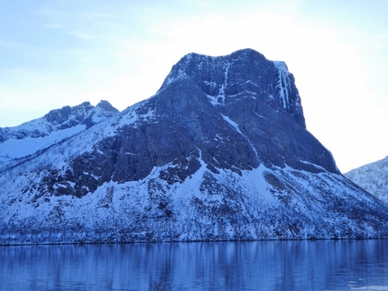 Arctic Pole Ice Climbing Trip 2018, Marcello Sanguineti, Fulvio Conta, Floriano Martinaglia, Tommaso Regesta - Cascate di ghiaccio in Norvegia: Finnkona (sulla parete di dx)
