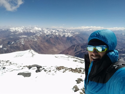 Los Picos 6500, Andes, Franco Nicolini, Tomas Franchini, Silvestro Franchini - Los Picos 6500: Michele Leonardi on the summit of Vulcan Tupungato 6570 m