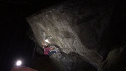 Bouldering at Chironico: Martin Keller climbing Big Kat