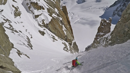 Couloir Sud Est du Grand Capucin on Mont Blanc skied by Davide Capozzi, Denis Trento