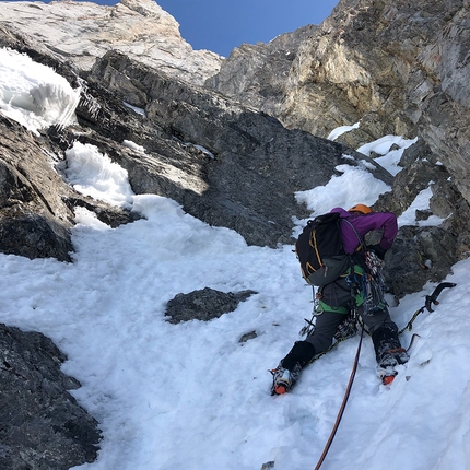 Brette Harrington, Rose Pearson, Life Compass, Mount Blane, Canada - Rose Pearson dealing with some mixed terrain during the first ascent of Life Compass, Mount Blane, Canada, established together with Brette Harrington